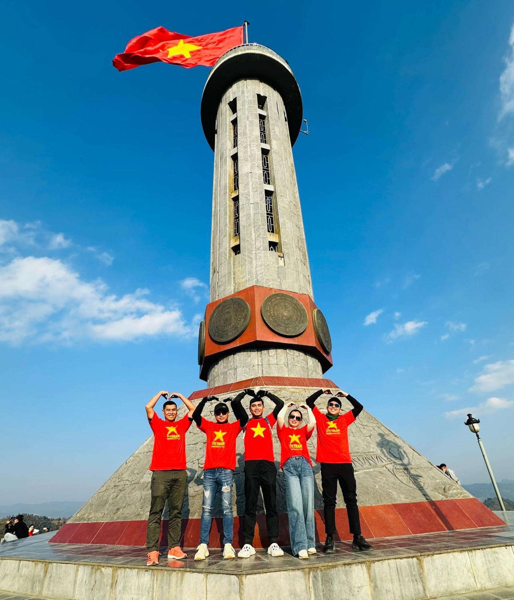 Tl Adventure Tour & Motorbike Aparthotel Ha Giang Buitenkant foto