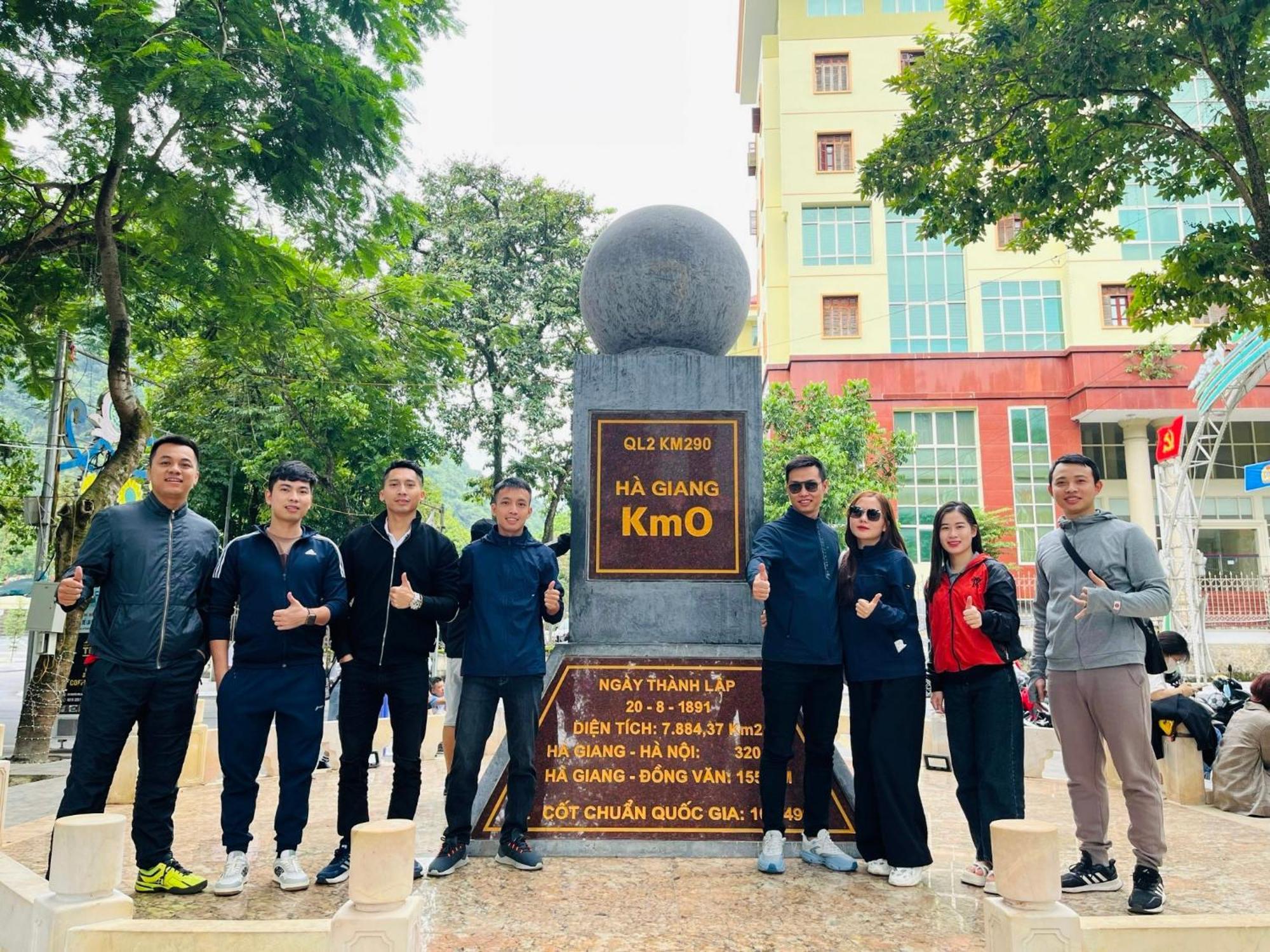 Tl Adventure Tour & Motorbike Aparthotel Ha Giang Buitenkant foto