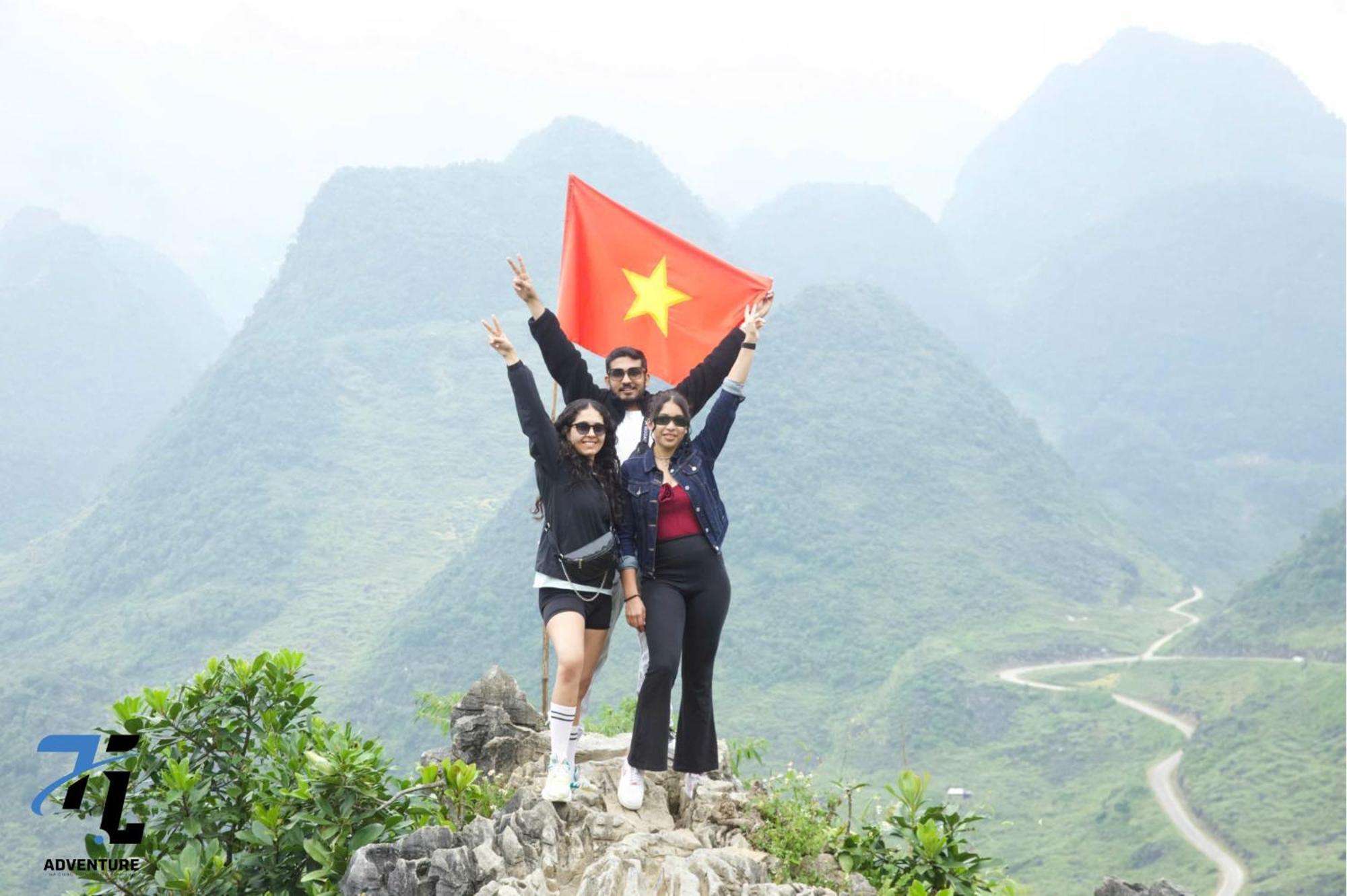 Tl Adventure Tour & Motorbike Ha Giang Buitenkant foto