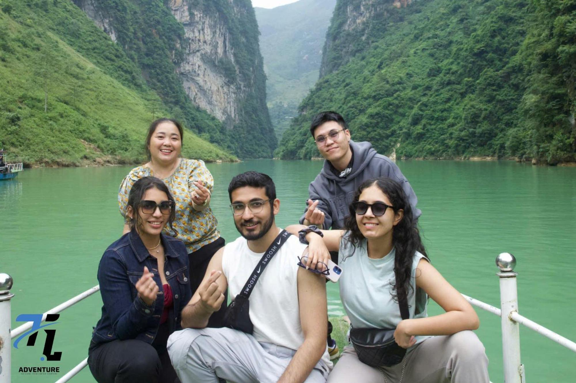 Tl Adventure Tour & Motorbike Aparthotel Ha Giang Buitenkant foto