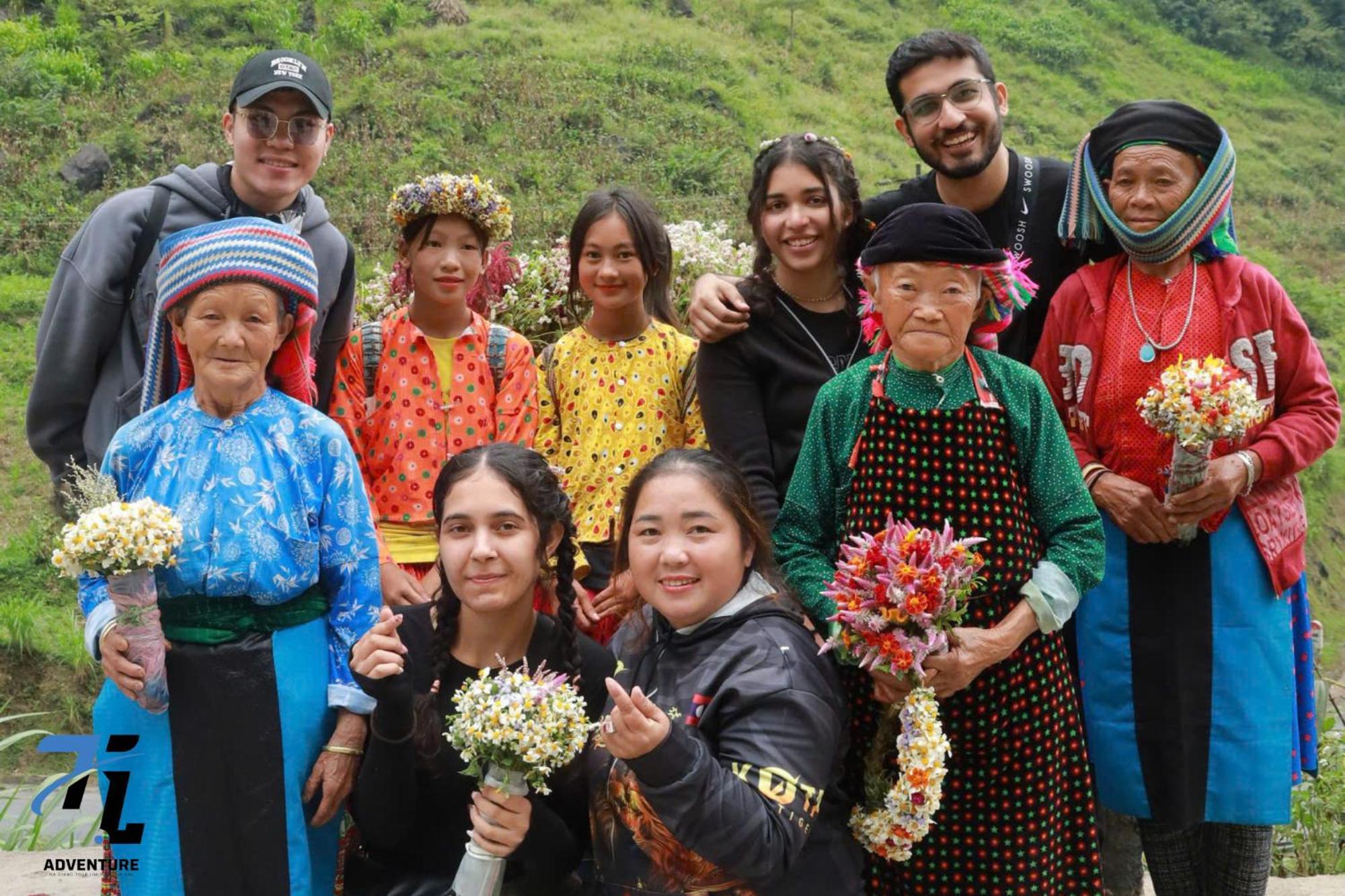 Tl Adventure Tour & Motorbike Aparthotel Ha Giang Buitenkant foto
